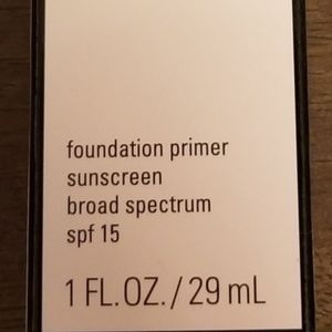 Mary Kay Foundation Primer Sunscreen Broad Spectru